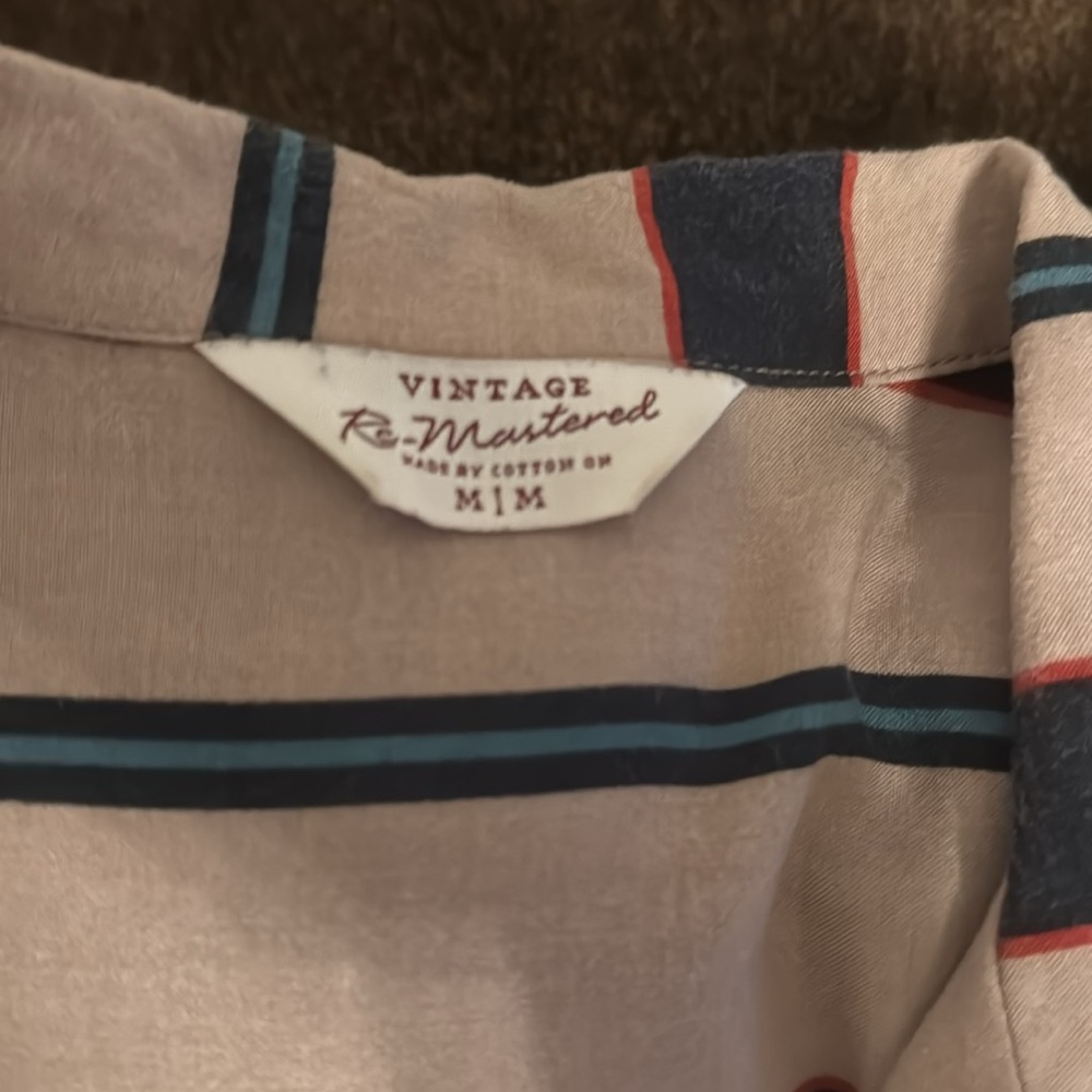 Button down shirt
Soft - Picture 3 of 3